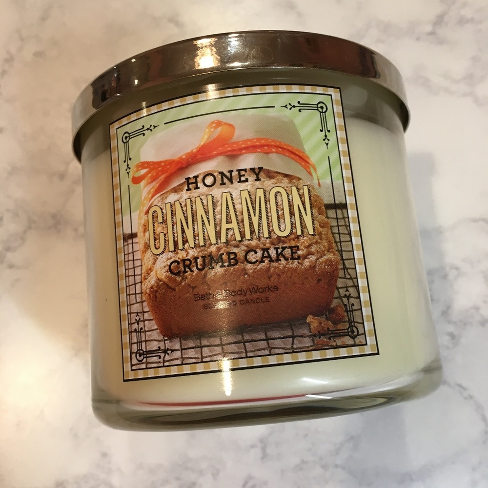 Bath & Body Works Honey Cinnamon Crumb Cake Candle